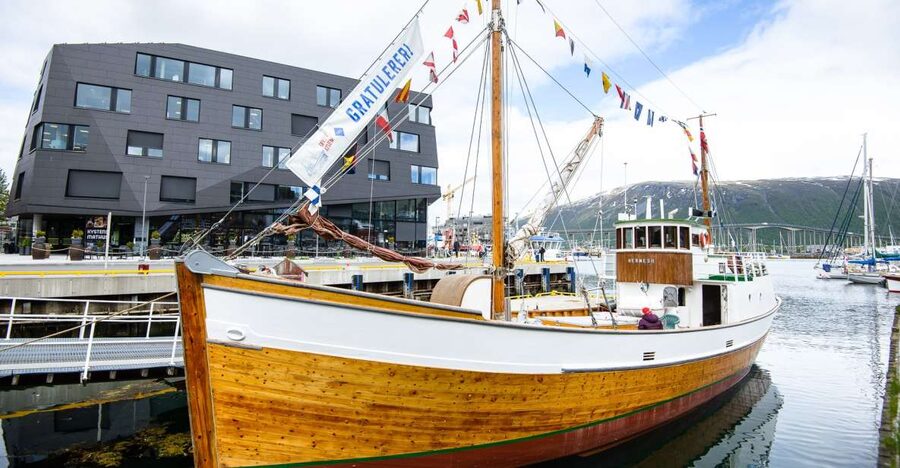 1 Hour Photo & History Cruise - Why Hermes II makes the cruise special