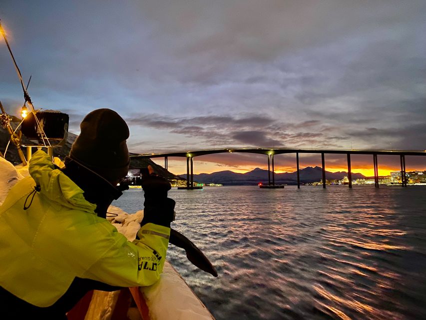 1 Hour Photo & History Cruise - Warmth, comfort, and the real outdoor conditions