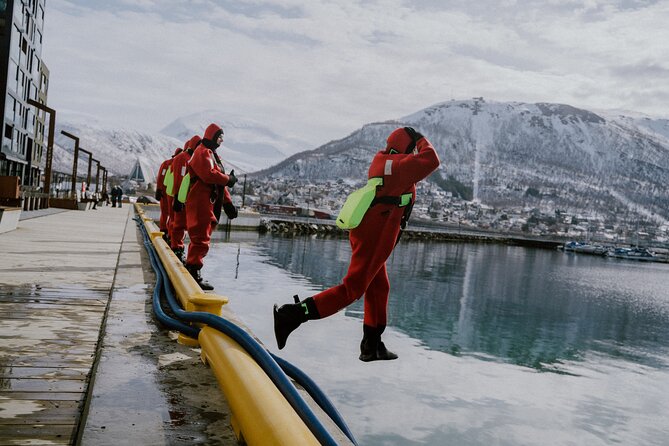 2 Hours Urban Arctic Floating Activity in the Harbours of Tromsø - Timing, cost, and practical value