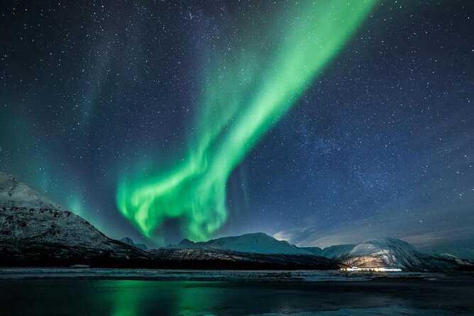 24hr Northern Lights & Whale Watching Cruise - Talks in the Panorama lounge