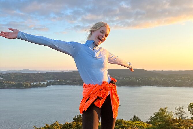 3-Hour Private Norwegian Hiking Experience with Local Guide - The climb to the Geitanuken viewpoint
