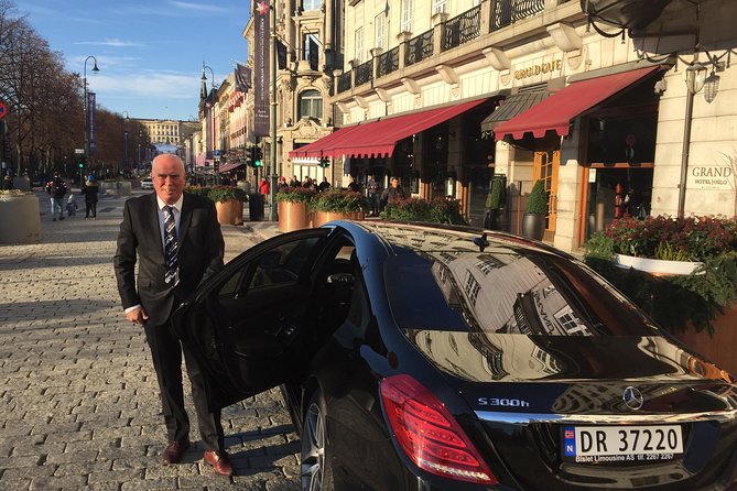 8 hours Full-Day Exclusive Oslo Tailormade Guided Limo Tour - Ekebergparken, Akerselva, and Hønse-Lovisas Hus
