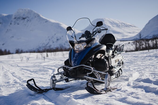 Adventure Snowmobile Safari - Why the cold can add to the fun