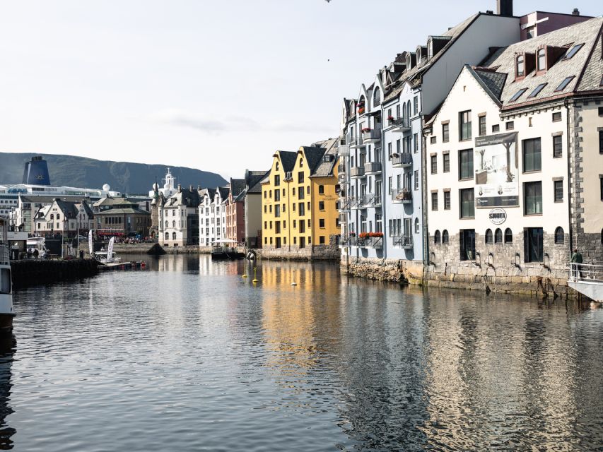 Ålesund: Guided Food Walking Tour - From café tables to Ålesund’s Art Nouveau streets