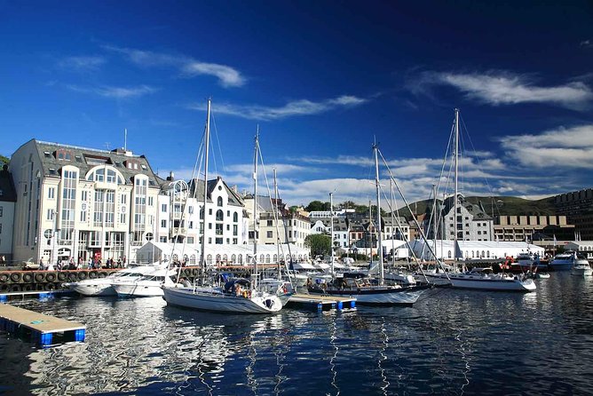 Alesund Shore Excursion: The Ultimate Sightseeing Tour - Ålesund’s Art Nouveau center comes mostly from the bus