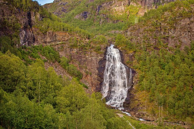 AMAZING HARDANGER FJORD: Private guided round trip from Bergen, 10 hours - The Hardanger Bridge and the road to Eidfjord