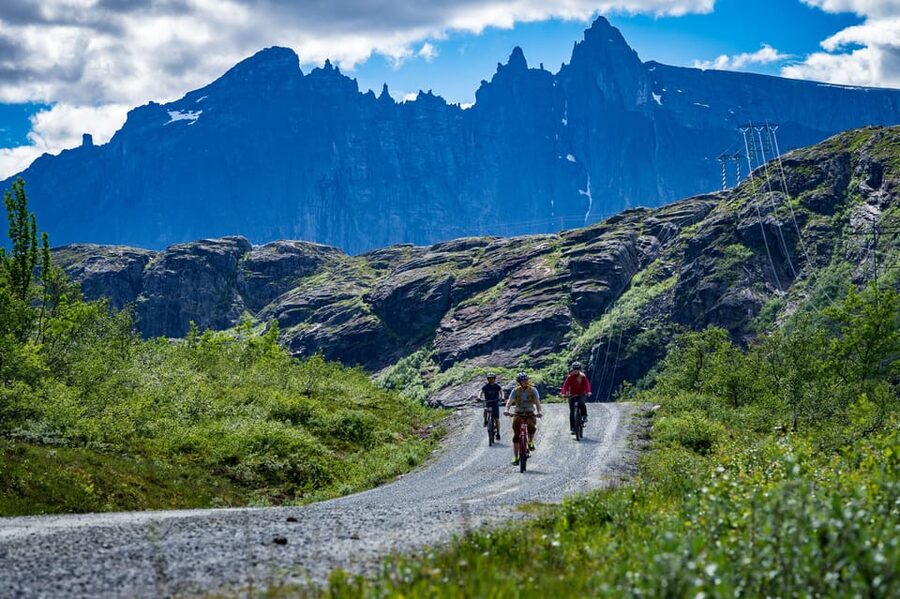 Andalsnes: Bike & Hike Adventure to Litlefjellet Summit - Local lunch at the top
