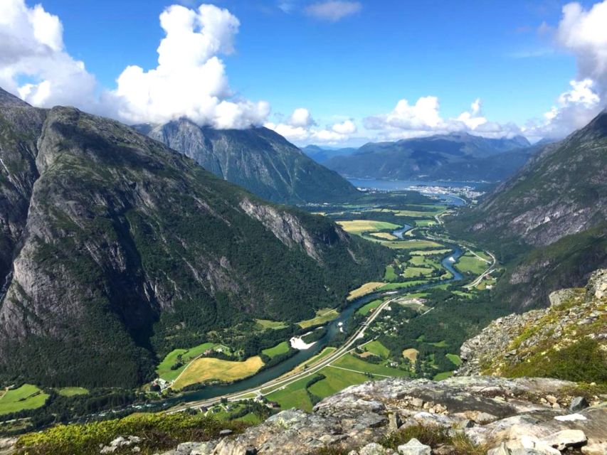 Åndalsnes - Trollstigen & Trollwall Audio Guid Bus Tour - Key points before you book