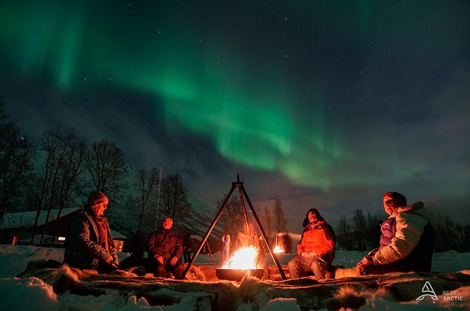 Aurora Safari Chase by big bus, free Photos, toilet onboard - Seeing the aurora depends on clouds, not promises