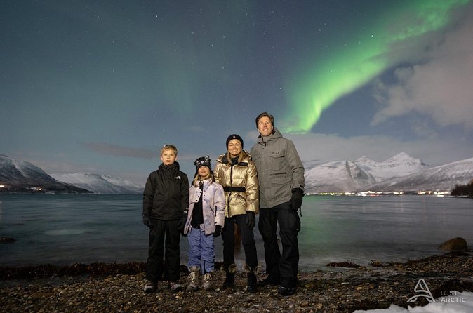 Aurora Safari Chase by big bus, free Photos, toilet onboard - Free photographs, camera help, and realistic expectations
