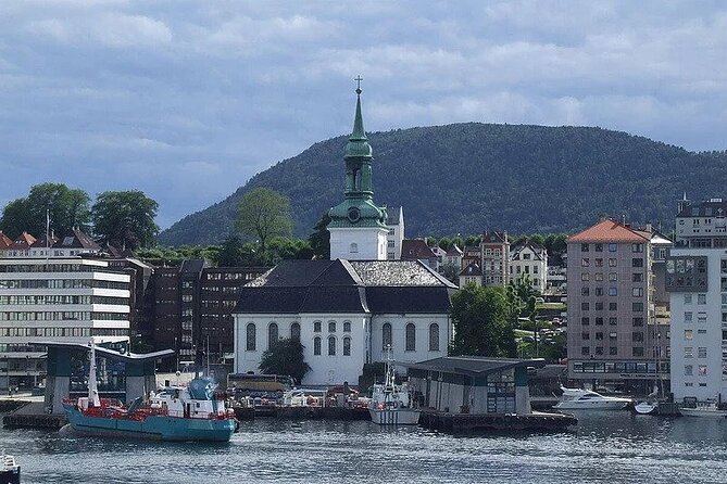 Bergen City Cruise - Skuteviken and Sandviken’s wooden shoreline
