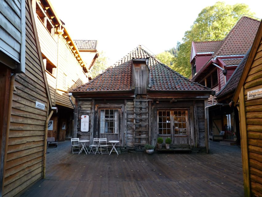 Bergen: City Tour on Foot - Sailors, squares, and Bergen’s cultural names