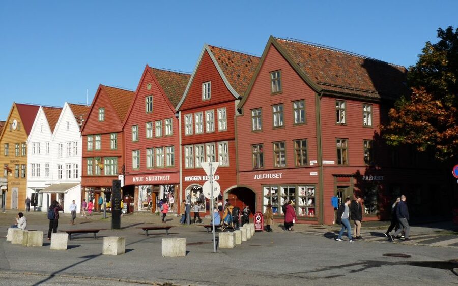 Bergen: City Tour on Foot - Brand Stasjon and the old city center