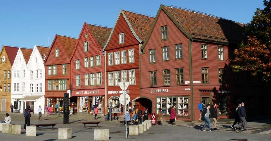 Bergen: City Tour on Foot - Opus XVI and the city’s changing identity
