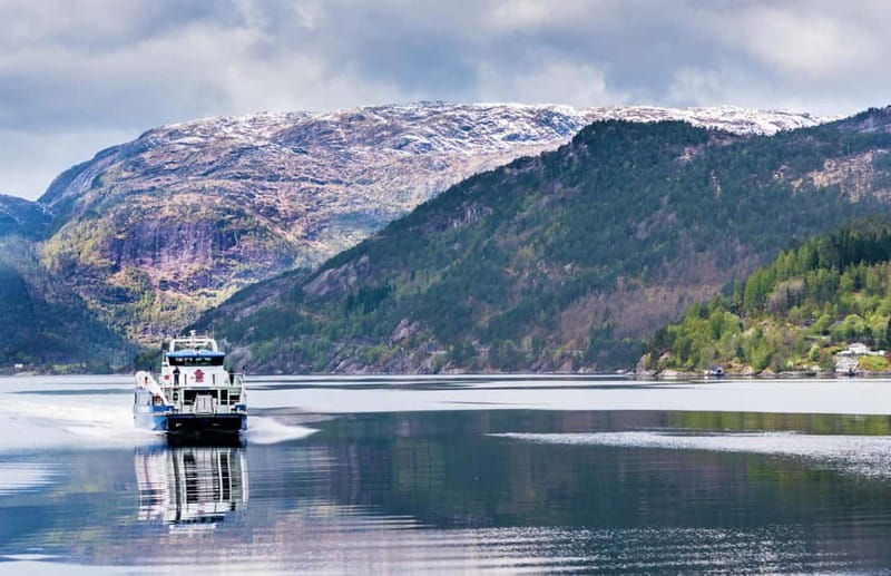 Bergen: Flam Railway, Stegastein and Fjord Cruise Day Tour - The mountain train from Voss to Myrdal