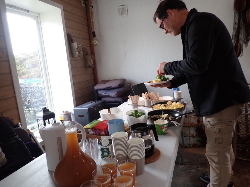 Bergen: Guided Fishing Tour with Outdoor Cooking - Fishing the Øygarden coast for about 90 minutes