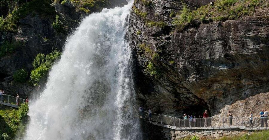 Bergen: Hardangerfjord, Voss Gondola & 3 Great Waterfalls - A full Hardanger day from Bergen