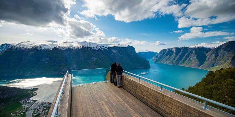 Bergen: Nærøyfjorden, Flåm, and Stegastein Guided Bus Tour - Tvindefossen gives the day an easy first stop