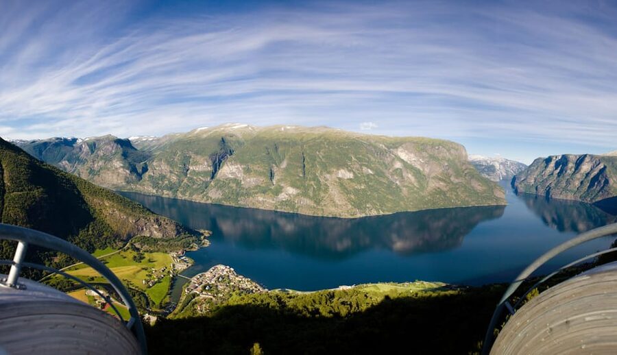 Bergen: Nærøyfjorden, Flåm, and Stegastein Guided Bus Tour - The two-hour Nærøyfjord cruise is the main event