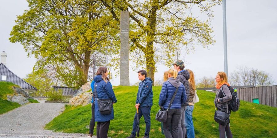 Bergen: Nordnes Neighborhood Hidden Gems Walking Tour - Norwegian merchants and 500-year-old cellars