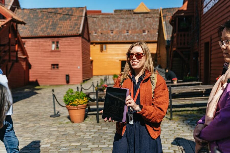 Bergen: Past & Present Small Group Guided Walking Tour - Wesenbergsmauet And The Turn Toward Local Life