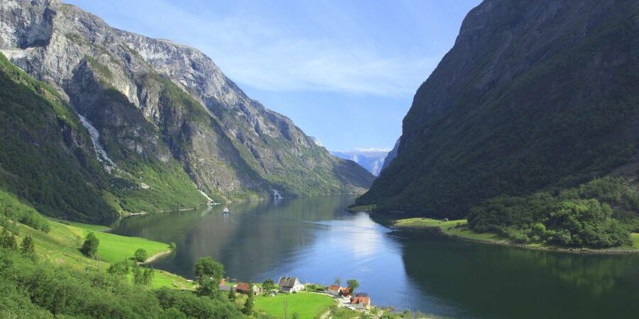 Bergen: Private Day Tour, Nærøyfjord Cruise and Flåm Railway - What the private format is worth