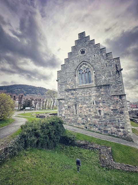 Bergen's Twilight Magic: An Evening Adventure - What Bergen looks like at twilight