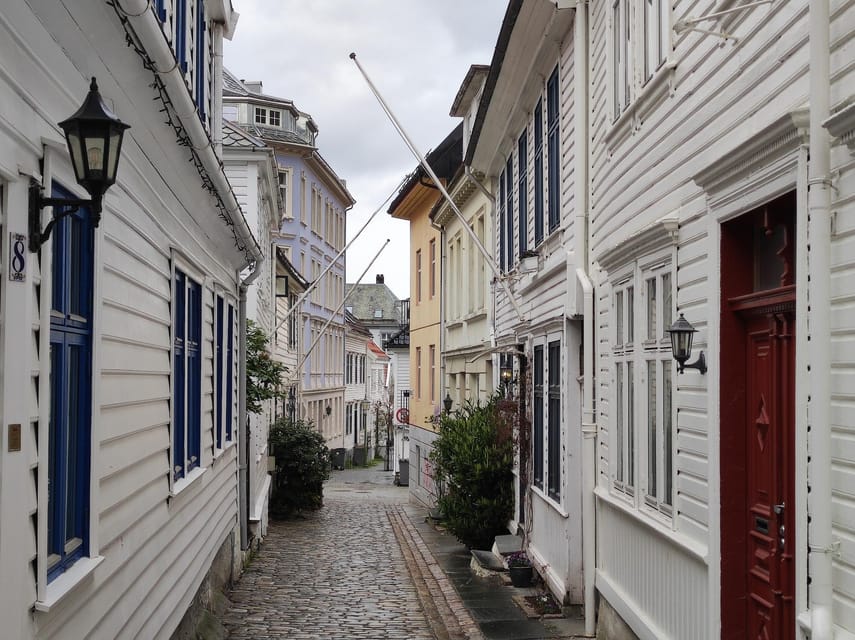 Bergen's Twilight Magic: An Evening Adventure - Food stops you can choose to join