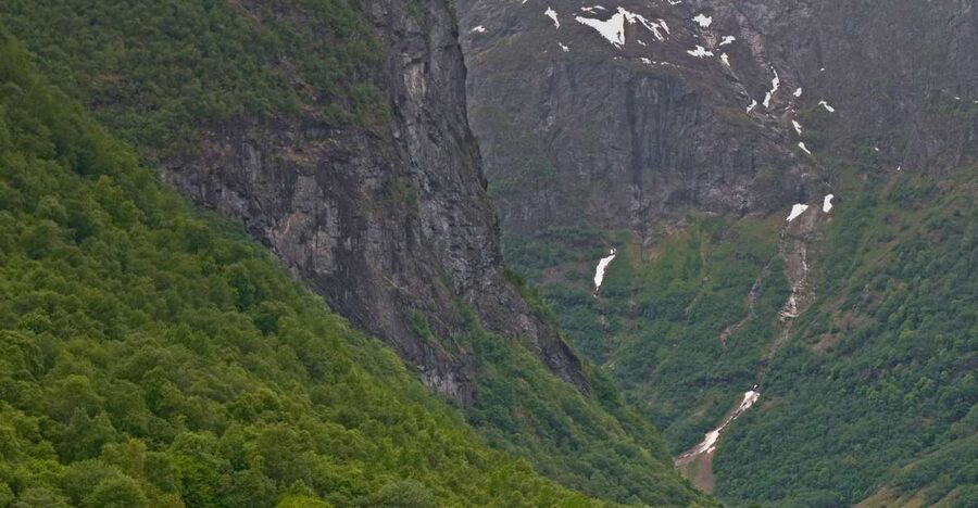 Bergen: Self-Guided Trip to Oslo with Sognefjord cruise (5h) - Five hours on Sognefjord