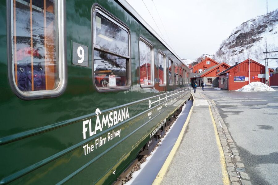 Bergen: Self-Guided Trip to Oslo with Sognefjord cruise (5h) - Arriving in Flåm