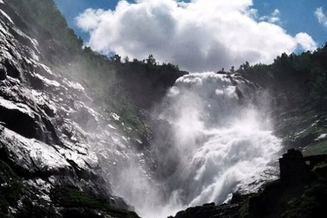 Bergen to Flam "The King of Fjords" One-Way or Round-Trip Cruise Ticket - Same-day return or overnight stay?