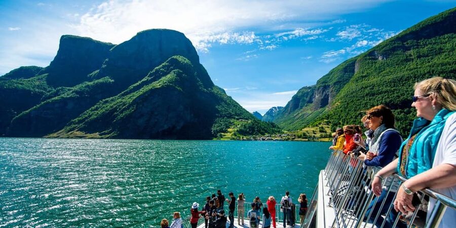 Bergen: Viking Village, Nærøyfjorden Cruise and Flåm Railway - The Flåm Railway is more than a transfer