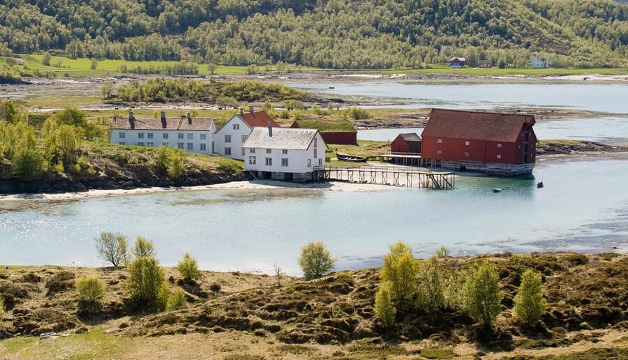 Bodø: Kjerringøy & Silent Coastal Cruise - The return through Karlsøyvær and Vestfjorden