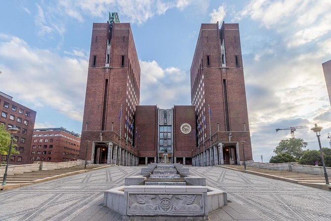 Discover Oslo on foot - City Hall and the Nobel Peace Prize ceremony