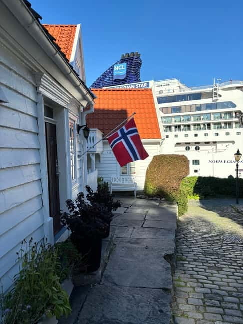 Discover Private+ Stavanger Guided City Tour - Custom stops for museums or a local bar