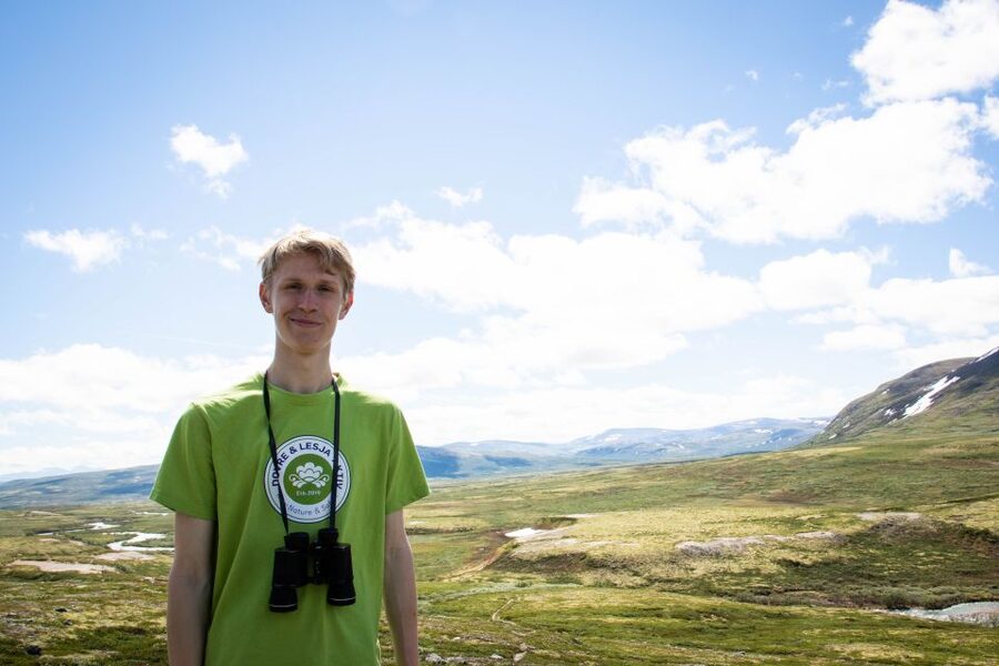 Dovrefjell National Park: Hiking Tour and Musk Ox Safari - Spotting Musk Ox With a Telescope