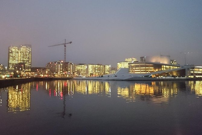 Downtown Oslo: Self-Guided Highlights and History Audio Tour - The Royal Palace Park and its quiet green spaces
