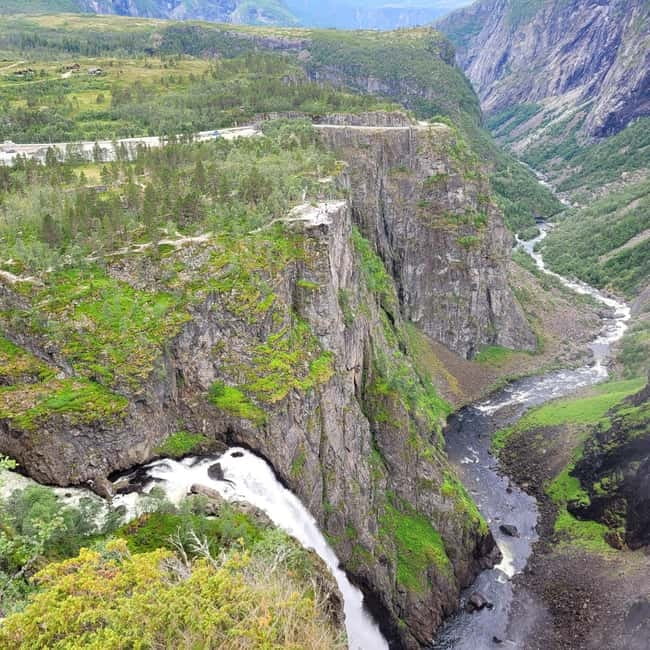 Eidfjord: Vøringsfossen Waterfalls Round-Trip Shuttle - What the shuttle does well, and what it does not
