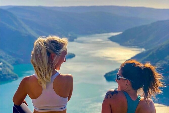 Fjord Hiking - Public tour - Guides who shape the day