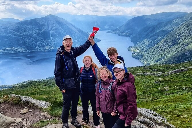 Fjord Hiking - Public tour - Norwegian snacks at the top