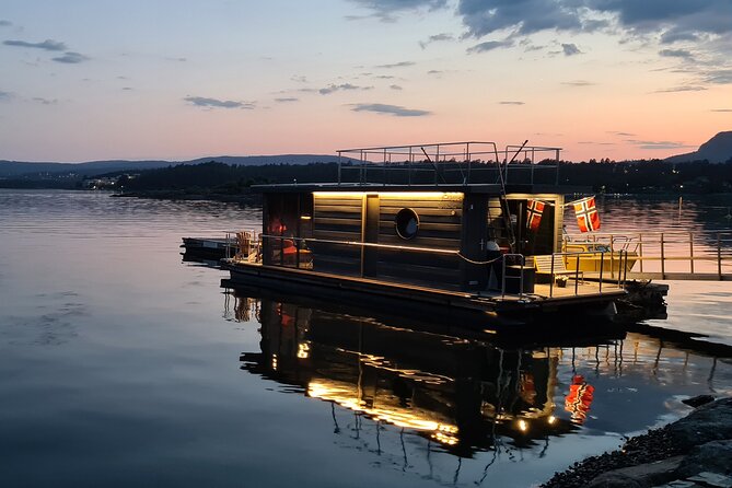 Fjord Houseboat Cruise in Oslo. 100 % electric. BYO - The Oslo Tree and the first stretch of shoreline