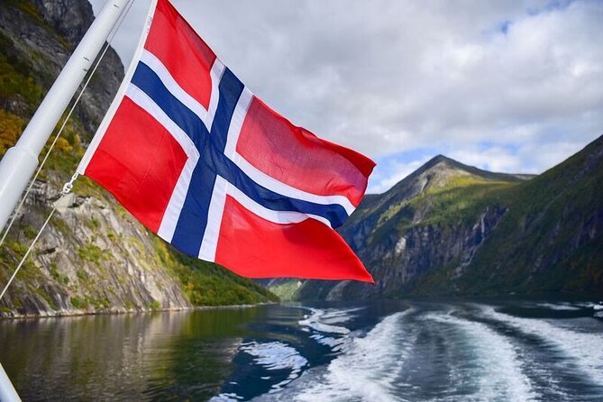 Fjord Sightseeing Tour by Boat in Geiranger - Seven Sisters, the waterfall everyone waits for