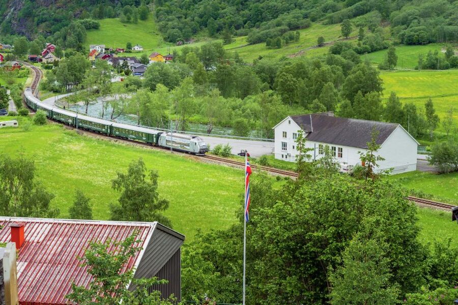 Flåm: Borgund Stave Church, Lærdal, and Stegastein Tour - Timing, comfort, and what to bring