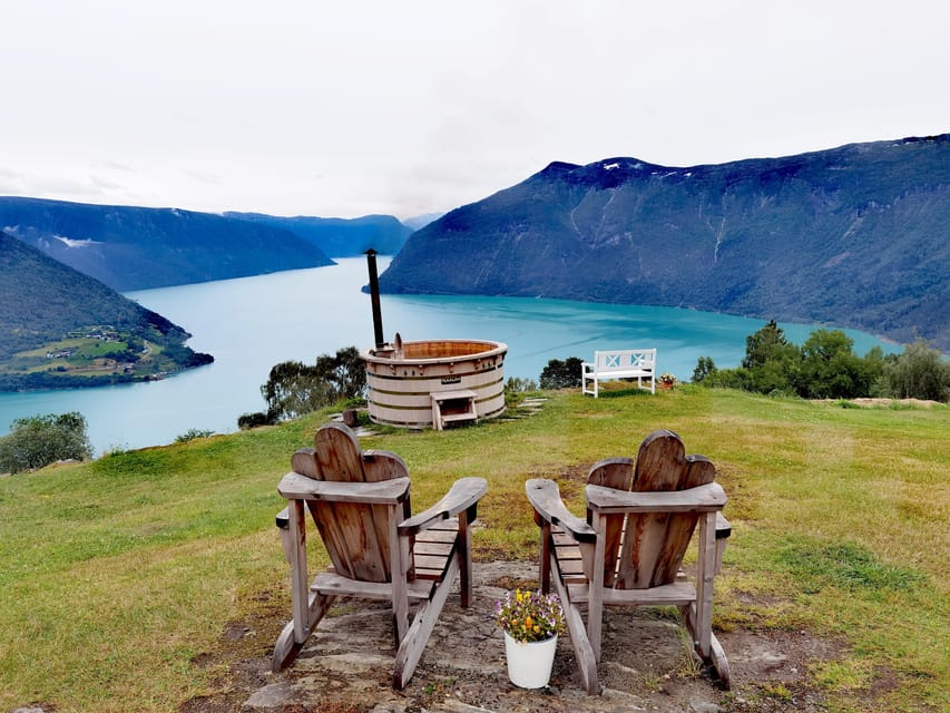 Flåm Flexible Tour with Stegastein, cruise and train include - Why this Bergen to Flåm day works