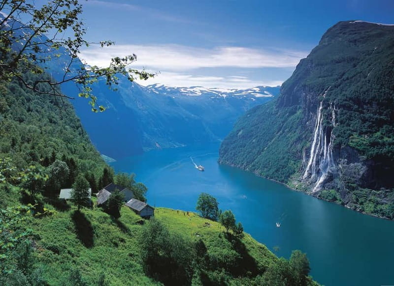 From Ålesund: Round Trip Fjord Cruise to Geirangerfjord - Practical comfort, access, and what to pack