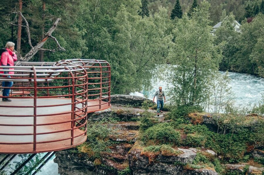 From Ålesund: Trollstigen Sightseeing Village & Fjord Tour - The bus ride and group experience