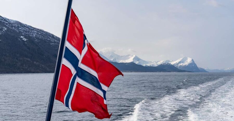 From Ålesund: Winter Fjord Cruise to Geirangerfjord - The final 45 minutes inside Geirangerfjord