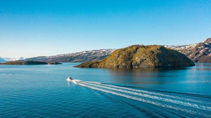 From Alta: Adventure Cruise in Alta Fjord - A clear start at Fiskerihavna
