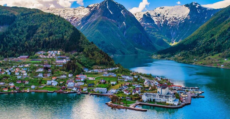 From Bergen: Flam Full-Day Cruise to Sognefjord - Leaving Bergen and entering Sognefjord