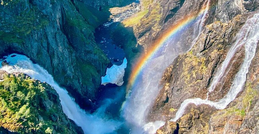 From Eidfjord: Vøringfossen Waterfall Nature Tour with Guide - The 30-minute drive through Måbø Valley